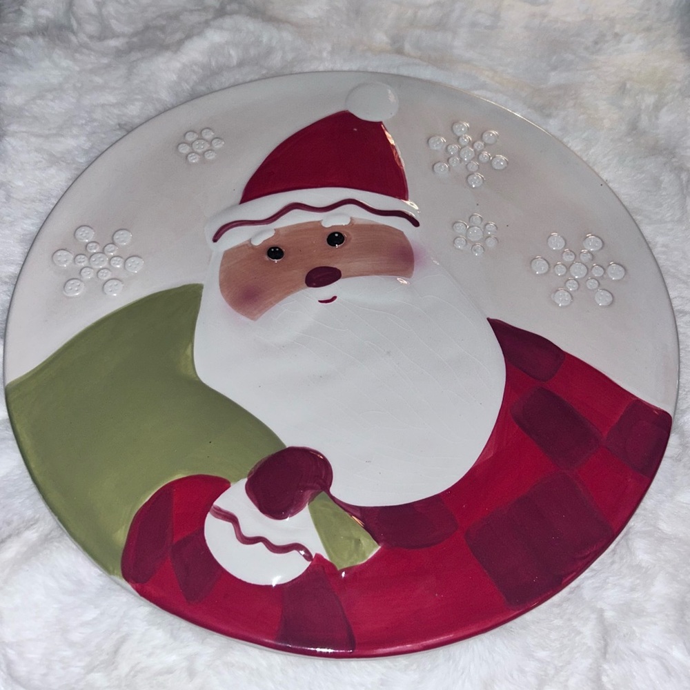 Hallmark Holiday Santa  Plate  Christmas HMK LIC. 10” Textured Raised